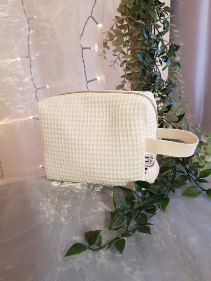 trousse toilette écrue