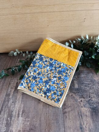 Protège carnet de santé moutarde et marine