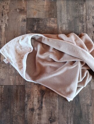 cape beige et fleurs